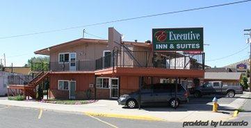 Executive Inn & Suites レイク・ビュー エクステリア 写真