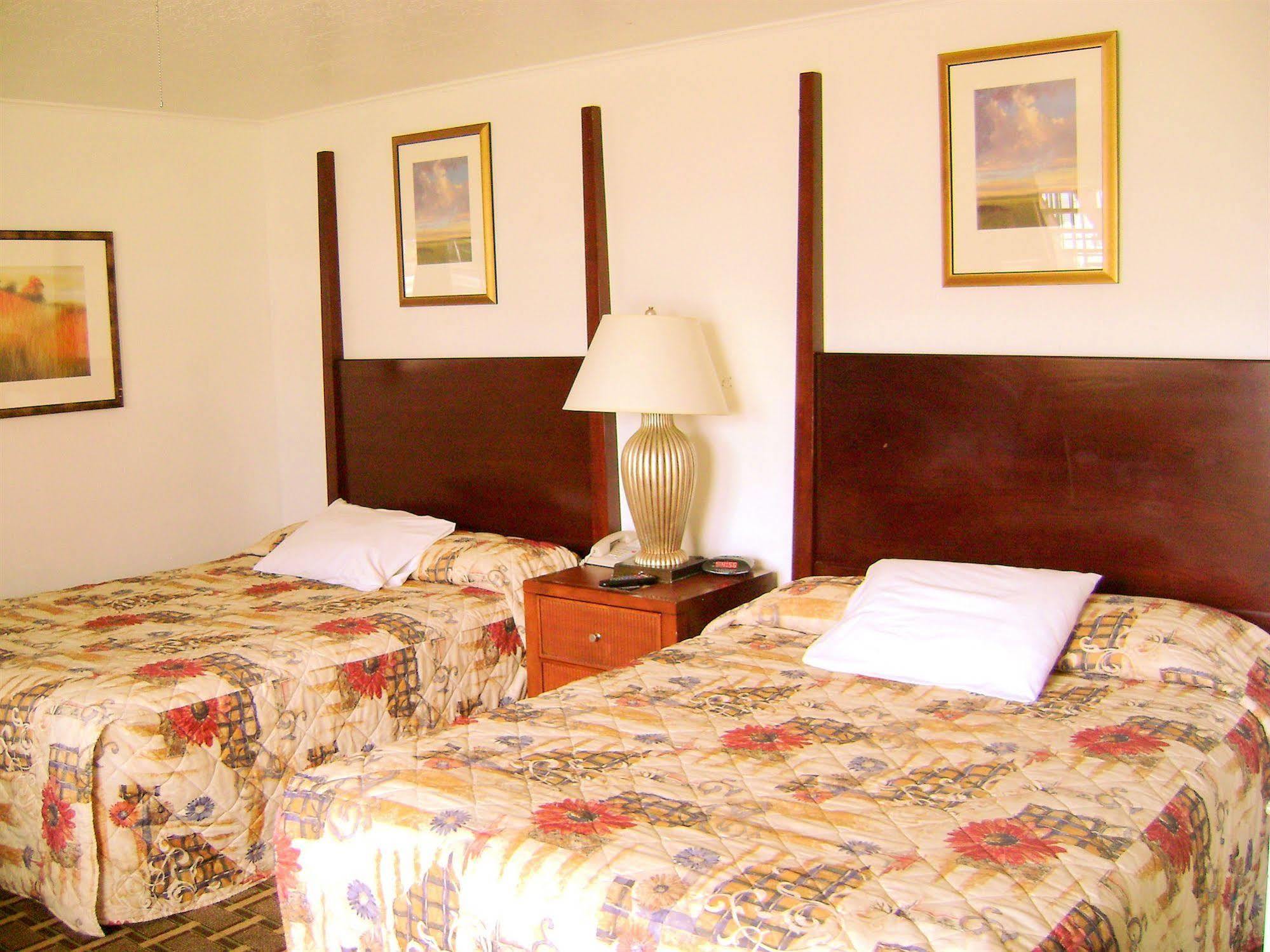 Executive Inn & Suites レイク・ビュー エクステリア 写真