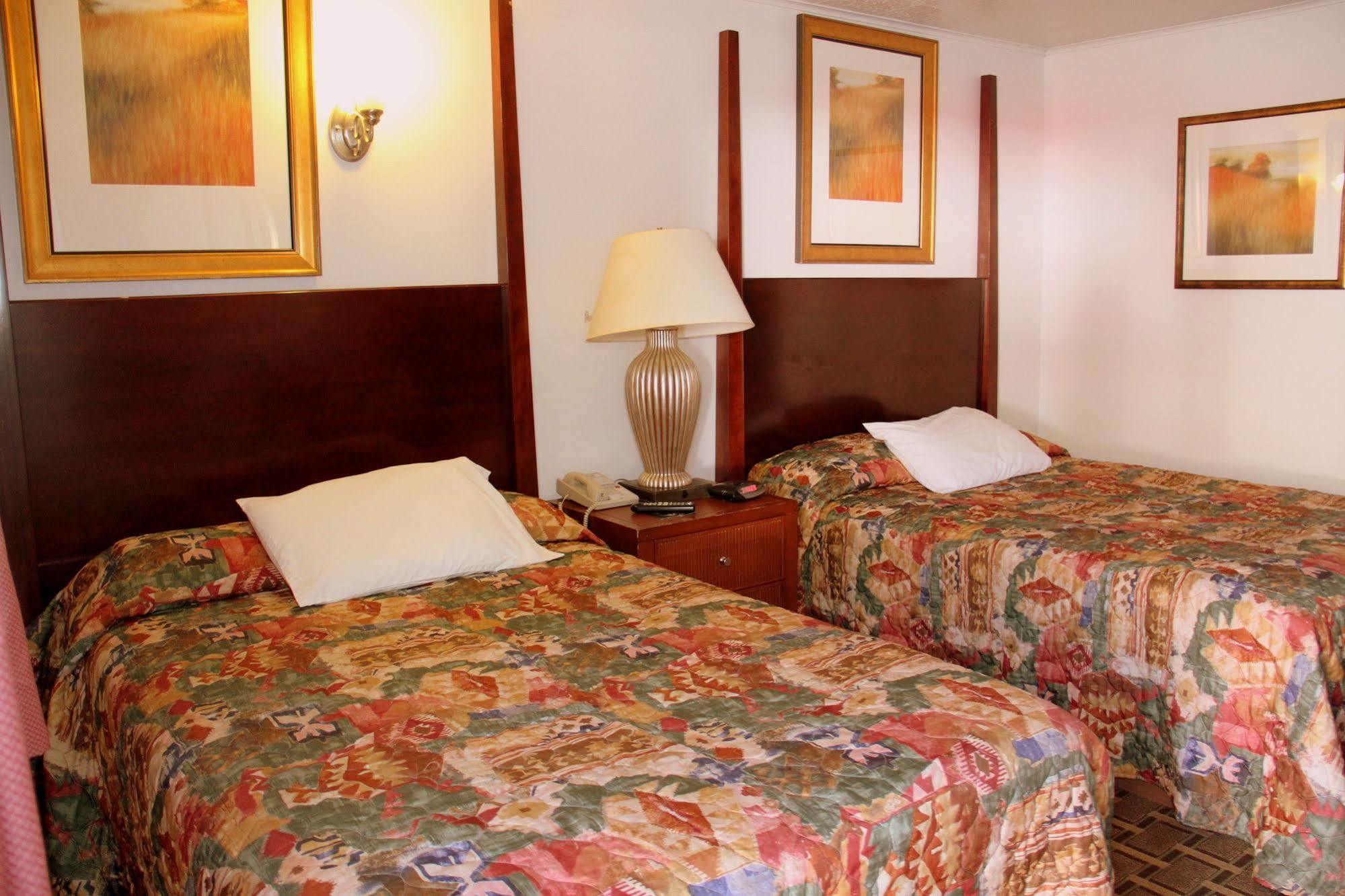 Executive Inn & Suites レイク・ビュー エクステリア 写真